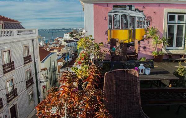 Alfama Patio Apartments