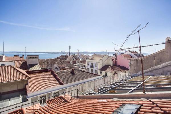 LovelyStay - Cais Apartment River View