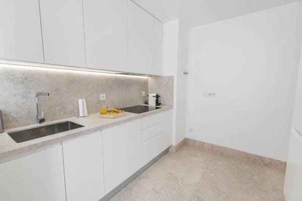 LovelyStay - Chic Citrus Home - Private Garden