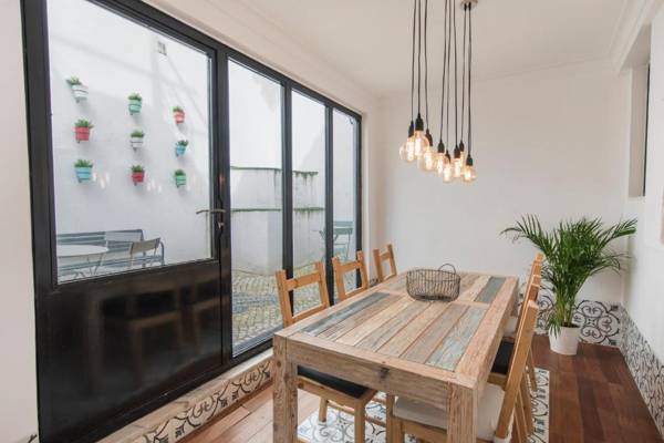 LovelyStay - Bica Patio Duplex