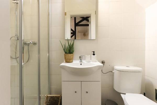 Golden Castle Studio by Homing