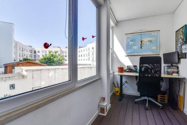 Workspace - Charming 2 bedroom apartment at Restelo