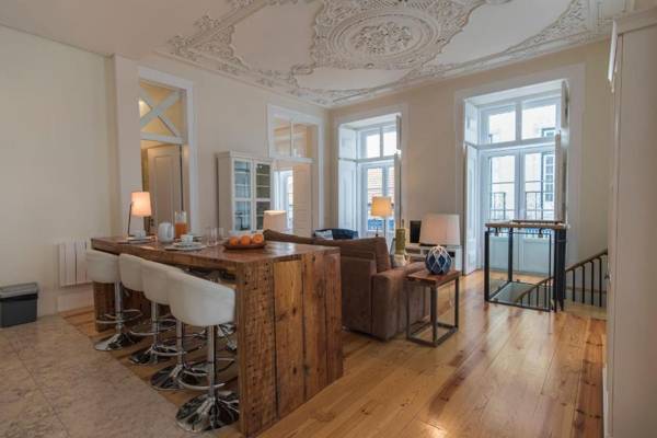 LovelyStay - Cozy Duplex Home in Alfama