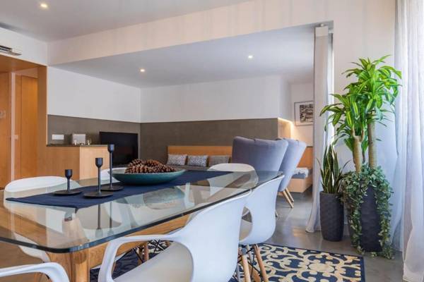 LovelyStay - Sunshine Residence in the Heart of Graça