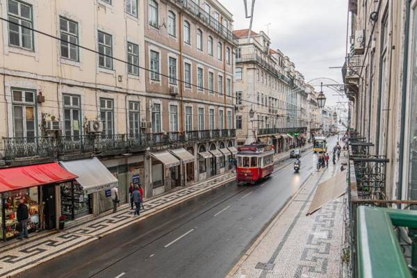 Upscale & Trendy flat in the Center