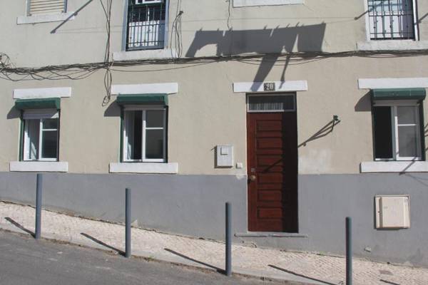 GuestReady -- Cream and Wood Stay in Alcântara