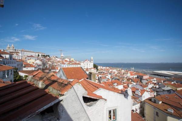 Alfama Loft Studio Loft Apartment w/ River View - by LU Holidays