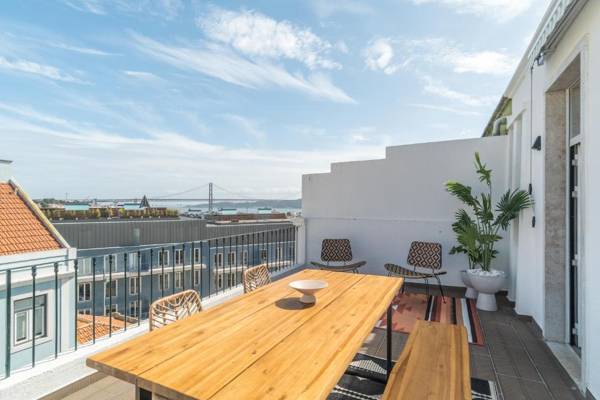 Casa Boma Lisboa - Sunny Apartment with Private Balcony and Panoramic Bridge View - Ajuda I