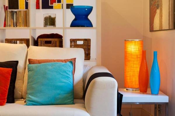 ALTIDO Color-block studio w/workspace &free parking at the heart of Santa Catarina