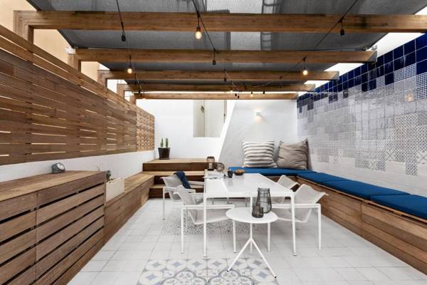 ALTIDO Stunning View 2BR Stylish Apartment with huge terrace by Elevador da Bica in Santa Catarina