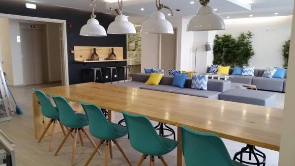 Topcity Hostel & Suites