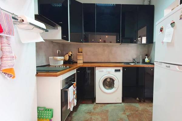 LovelyStay - Yellow Submarine House