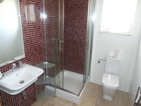 C04 - Pool View 3 Bed Apartment