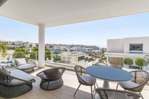 Sleek Modern Beach Apartment Porto de Mos Lagos