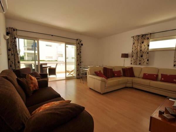 Excellent 1 bedroom ground floor apartment at the Marina de Lagos