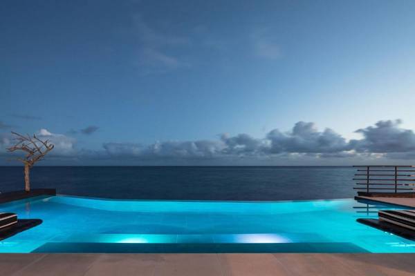 White Exclusive Suites & Villas