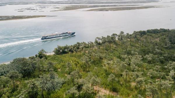 Costa do Sal Hotel Boat Lounge