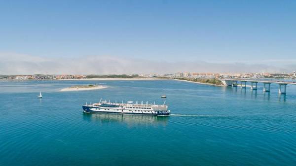 Costa do Sal Hotel Boat Lounge