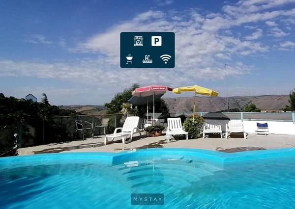 Casa com piscina e vista de serra Guarda by MyStay