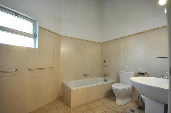 Fantastic vacation getaway Private Tennis Court Golf Practice Facility