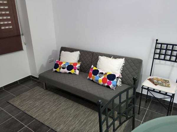 Sleep & Go Faro Airport Guest House