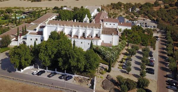 Convento do Espinheiro Historic Hotel & Spa