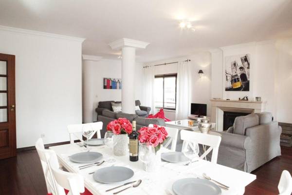 Cascais Guia’s Gorgeous & Spacious Apartment