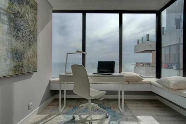 Workspace - Ocean Blue Apartment & Studio