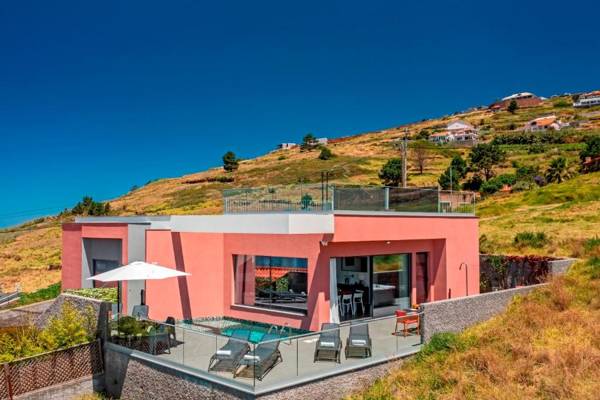 Villa Tranquility by OurMadeira