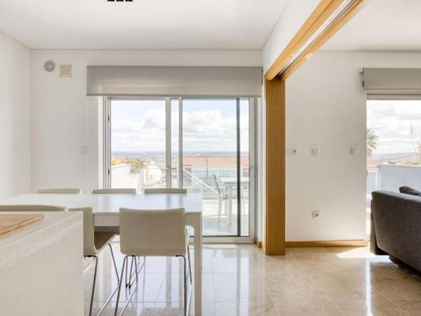 Modern Holiday Home in Salir do Porto with Swimming Pool
