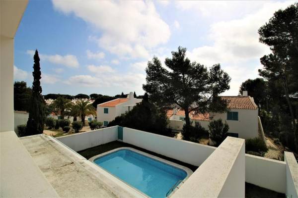 Prainha Algarve Villa With Pool by Homing