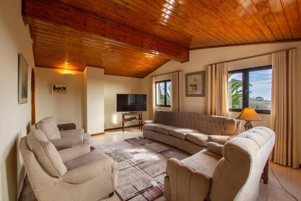 Charming 5-Bed House in Aljezur