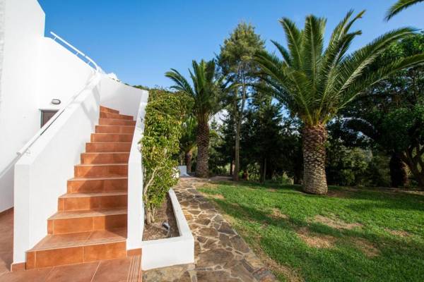 Charming 5-Bed House in Aljezur