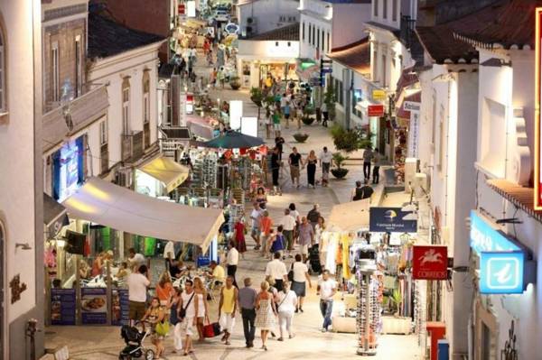 Beachfront Villa de la Plage private pool and jacuzzi private path beach