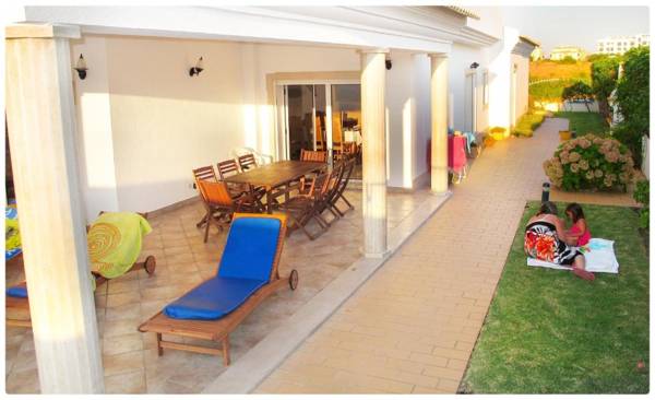 Casa do Mar by Laranjal Rentals