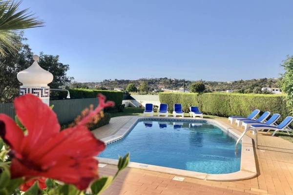 Villa Lilac - walking distance to beach