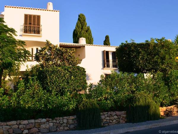 An apartment with sea view within walking distance of the beach swimming pool and Albufeira