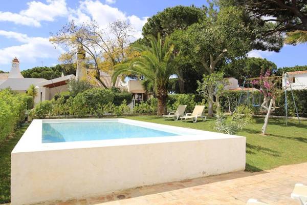 Albufeira Traditional Villa With Pool by Homing