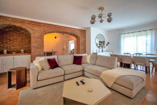 Villa Miracampo by Portucasa