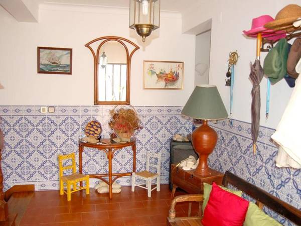 5 bedrooms house at A dos Cunhados 50 m away from the beach with sea view enclosed garden and wifi