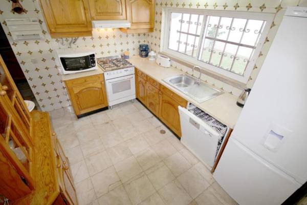 Villa Dantas by amcf