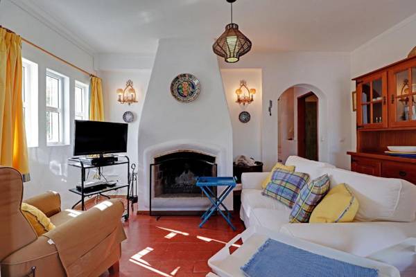 Vilamoura Ocean Villa with Pool by Homing