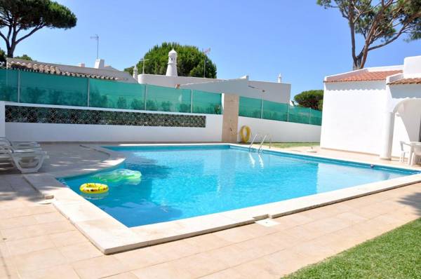 Traditional Private Pool walking distance to Centre Golf Facing