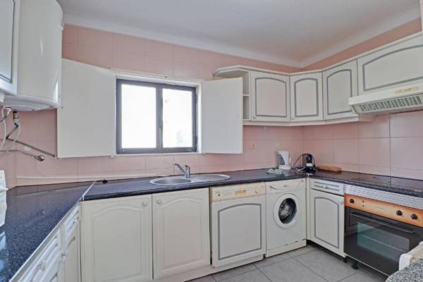 Vilamoura Central by Homing