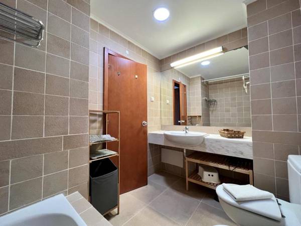 Vilamoura Cosy III With Pool by Homing