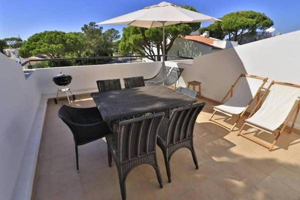Casa Vale Do Lobo 832A - Charming Townhouse AC few minutes walk from Beach Praca