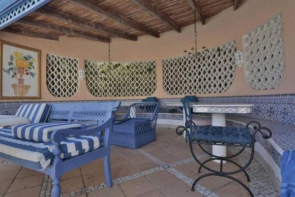 Villa Vale Do Lobo 409 - beautiful 5BR with heated pool short walk to Praca