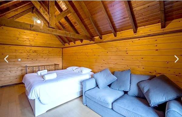 One bedroom chalet with shared pool furnished balcony and wifi at Branca Albergaria a Velha