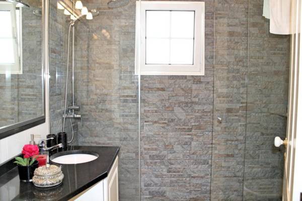 Villa Luzia by OurMadeira