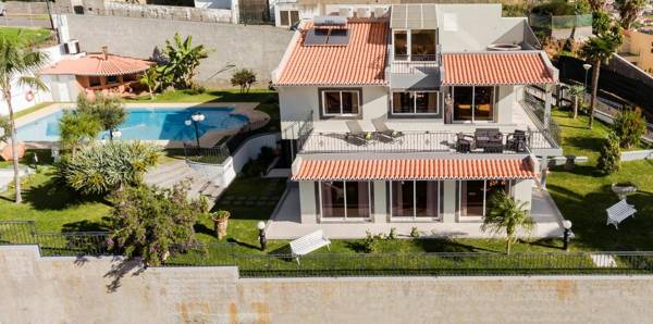 Exquisite Madeira Villa Villa Funchal Belair 4 Bedroom Panoramic Sea View Heated Pool Hot